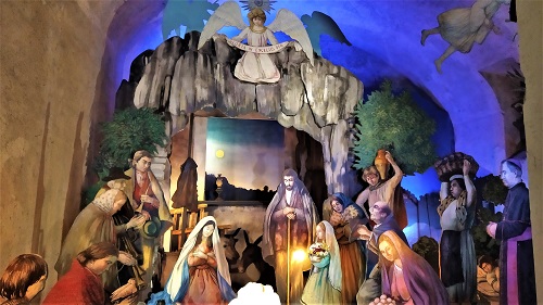  Il Presepe di Mario Carotenuto: un monumento alla città di Salerno