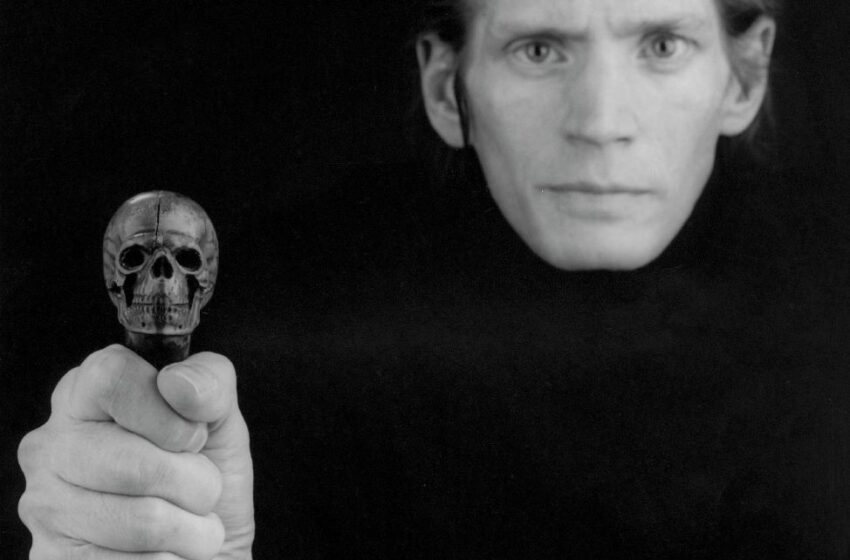  Differenze fra selfie ed autoscatto: ROBERT MAPPLETHORPE