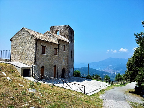  La suggestiva Abbazia del Monte Tubenna