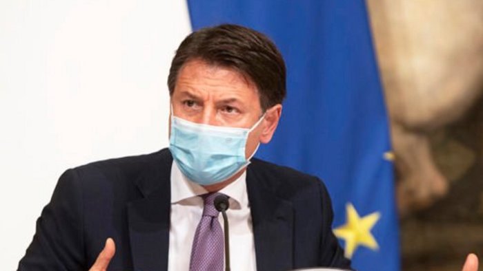  Le tredici domande di Conte a Renzi