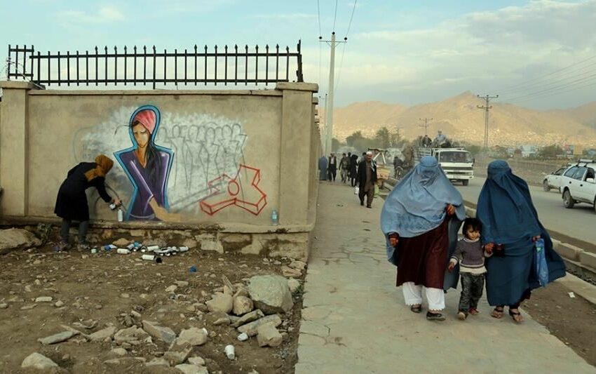  Shamsia Hassani, la  street artist che dona speranza colorando le strade di Kabul