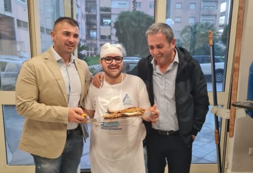  Aversa: all’Antica Pizzeria Da Michele si celebra l’inclusione con corsi per pizzaiolo per persone con disabilità