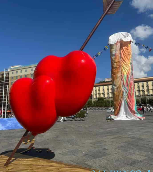  “Tu sì na cosa grande”: l’opera di Gaetano Pesce e l’ambiguità figurativa esposta a Napoli